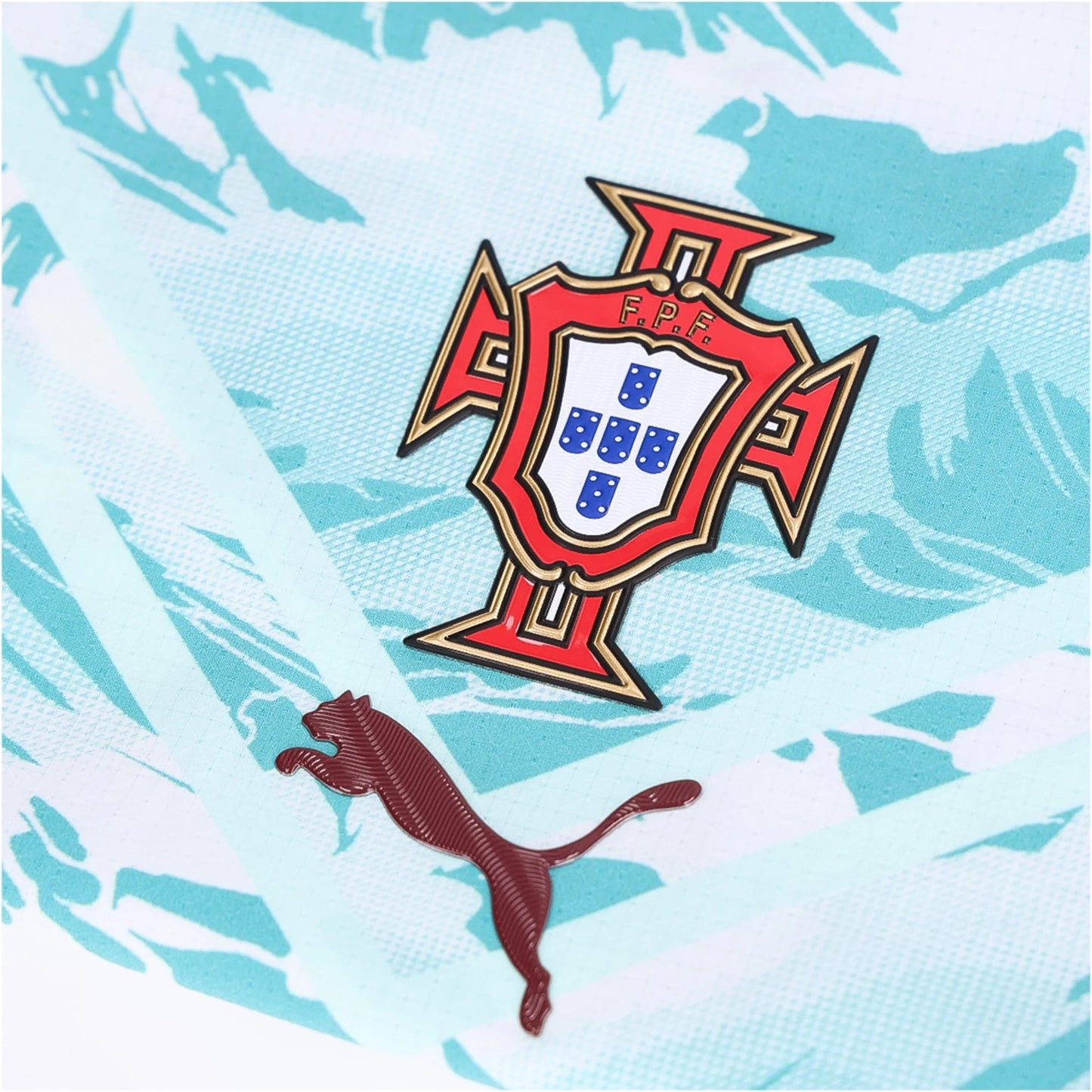 PUMA Camiseta Visitante Auténtica Match Cristiano Ronaldo Portugal 2026 para Hombre (Blanco/Verde Laguna)