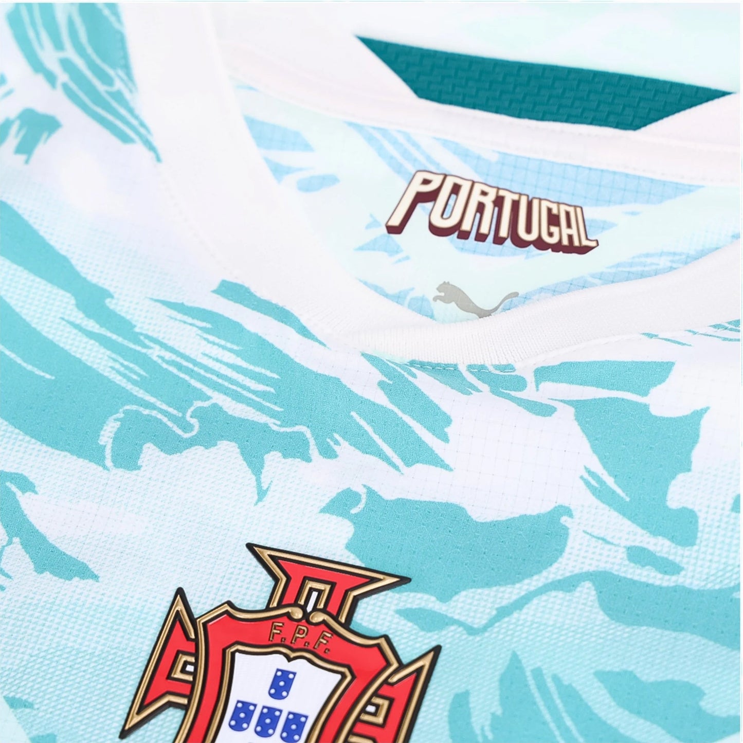 PUMA Camiseta Visitante Auténtica Match Cristiano Ronaldo Portugal 2026 para Hombre (Blanco/Verde Laguna)